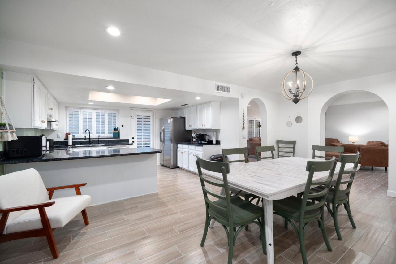 Large Pool With Diving Board, Remodeled 3Bdrm, Near State Farm Stdm And More! Peoria Exterior photo